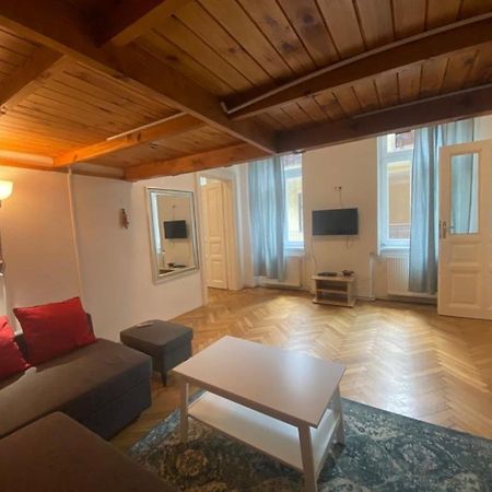 Ac With Free Parking At Acacia St, City Center Budapest Exterior photo