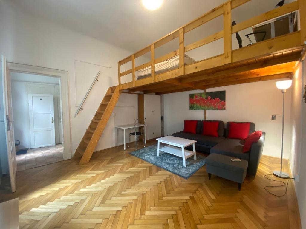 Ac With Free Parking At Acacia St, City Center Budapest Exterior photo