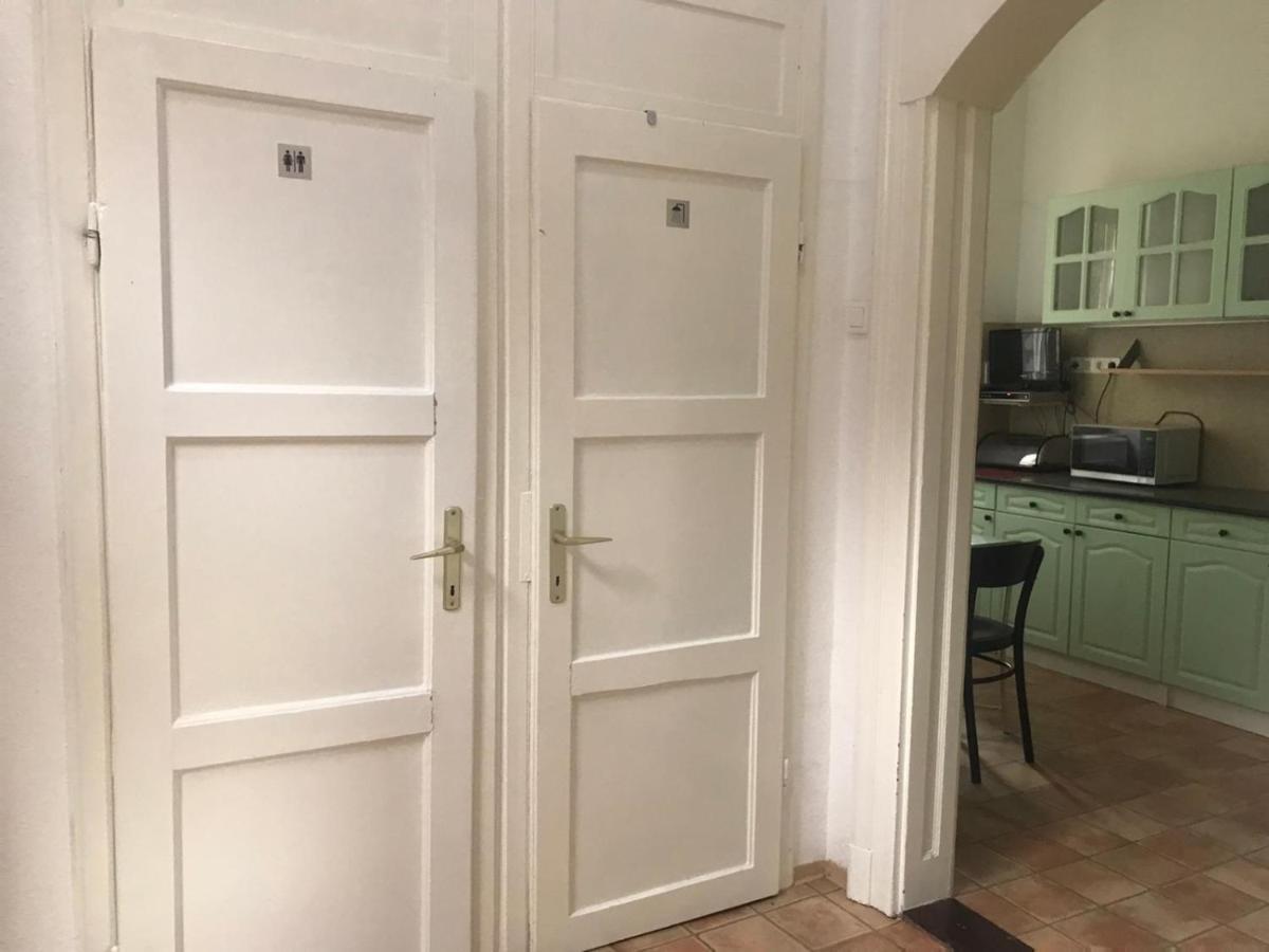 Ac With Free Parking At Acacia St, City Center Budapest Exterior photo